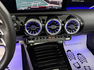 Mercedes-Benz CLA 35 AMG 4Matic DigitalWhite 8G-DCT / 360° Kamera / Panoramadach / Head-Up-Display / Keyless Go / Burmester / Night Paket /