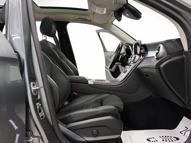 Mercedes-Benz GLC 300 d AMG Line Selenitgrey 245PS 4Matic 9G-Tronic / Panoramadach / 360° Kamera / Head-Up / Keyless Go /