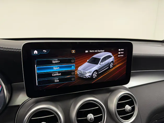 Mercedes-Benz GLC 300 d AMG Line Selenitgrey 245PS 4Matic 9G-Tronic / Panoramadach / 360° Kamera / Head-Up / Keyless Go /