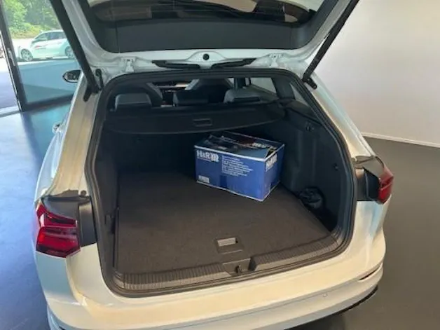 VW Golf Va1.5emHEVTSI R-Line