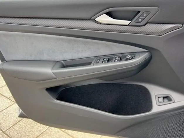 VW Golf Va1.5emHEVTSI R-Line