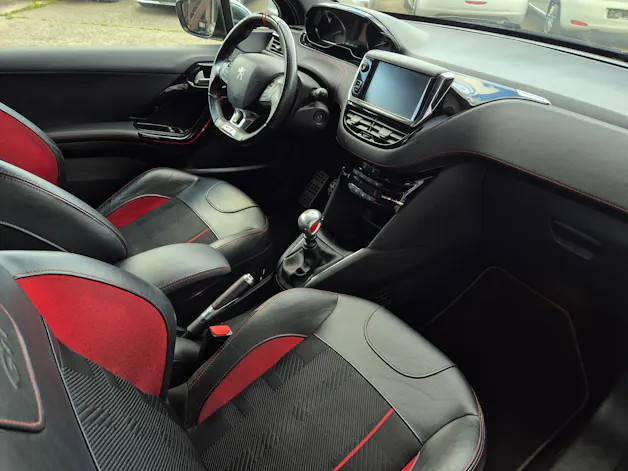 Peugeot 208 1.6 Turbo GTi