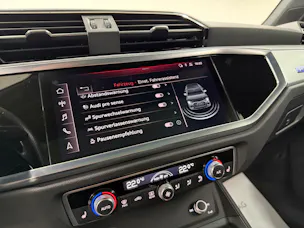 Audi Q3 40 TFSI S line 190PS Gletscherweiss quattro S-tronic / RF-Kamera / Panoramadach / Leder / Komfortschlüssel /