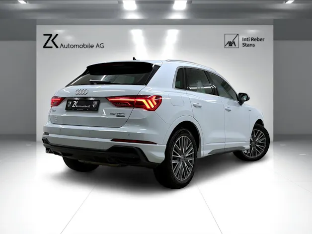 Audi Q3 40 TFSI S line 190PS Gletscherweiss quattro S-tronic / RF-Kamera / Panoramadach / Leder / Komfortschlüssel /