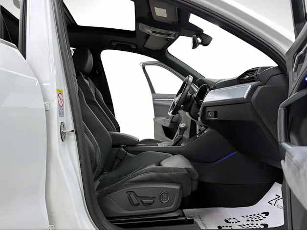 Audi Q3 40 TFSI S line 190PS Gletscherweiss quattro S-tronic / RF-Kamera / Panoramadach / Leder / Komfortschlüssel /