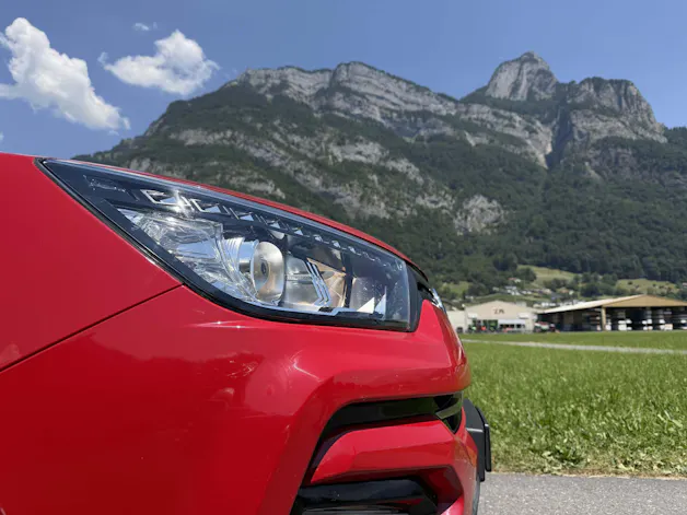 KGM -SsangYong Tivoli 1.6 Red Flame e-XDi Sapphire 4WD