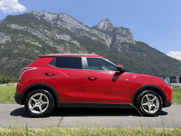 KGM -SsangYong Tivoli 1.6 Red Flame e-XDi Sapphire 4WD