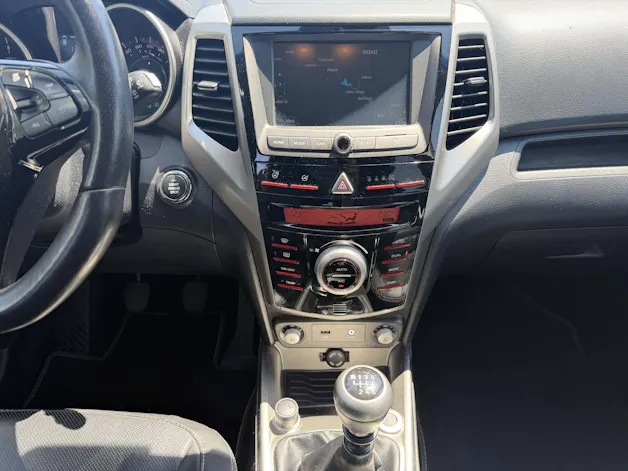 KGM -SsangYong Tivoli 1.6 Red Flame e-XDi Sapphire 4WD