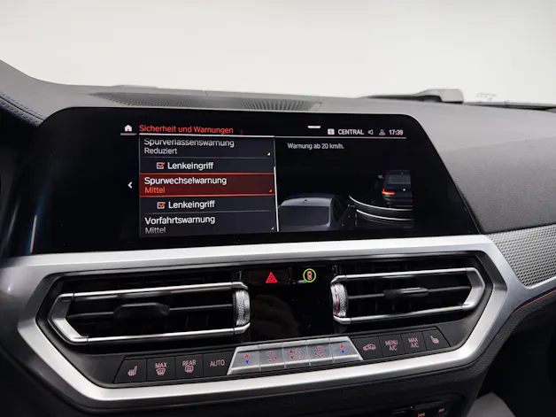 BMW 320d xDrive BLACK SAPPHIRE 190PS M Sport Steptronic / 360° Kamera / Head-Up-Display / H&K Sound / Komfortzugang /