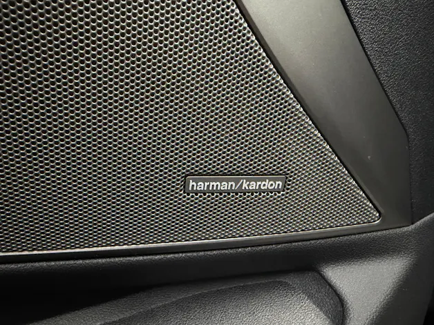 BMW 320d xDrive BLACK SAPPHIRE 190PS M Sport Steptronic / 360° Kamera / Head-Up-Display / H&K Sound / Komfortzugang /