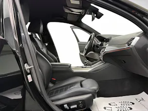 BMW 320d xDrive BLACK SAPPHIRE 190PS M Sport Steptronic / 360° Kamera / Head-Up-Display / H&K Sound / Komfortzugang /