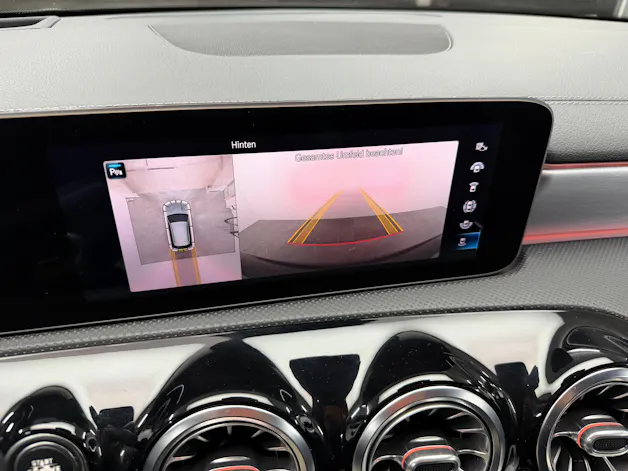 Mercedes-Benz CLA Shooting Brake 250 AMG Line Cosmos Black 4Matic / 360° Kamera / Panoramadach / Head-Up-Display / Keyless Go /