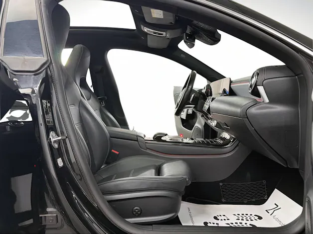 Mercedes-Benz CLA Shooting Brake 250 AMG Line Cosmos Black 4Matic / 360° Kamera / Panoramadach / Head-Up-Display / Keyless Go /