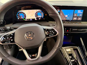VW Golf 1.5 eTSI mHEV ACT R-Line DSG