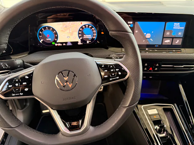 VW Golf 1.5 eTSI mHEV ACT R-Line DSG