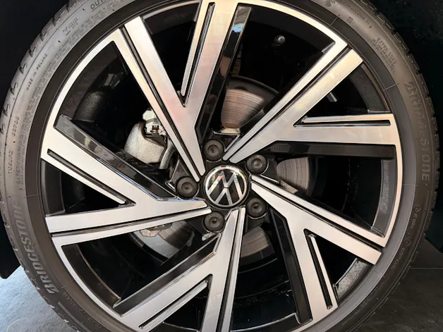 VW Golf 1.5 eTSI mHEV ACT R-Line DSG