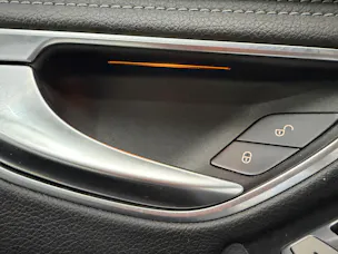 Mercedes-Benz C 200 Deep Black Avantgarde 184PS 4Matic 7G-Tronic / RF-Kamera / Leder / Todwinkel/Parkassistent / Sitzheizung /