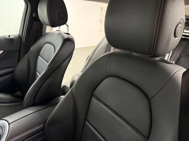 Mercedes-Benz C 200 Deep Black Avantgarde 184PS 4Matic 7G-Tronic / RF-Kamera / Leder / Todwinkel/Parkassistent / Sitzheizung /