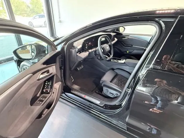 AUDI A6 Avant e-tron quattro