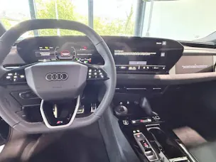 AUDI A6 Avant e-tron quattro