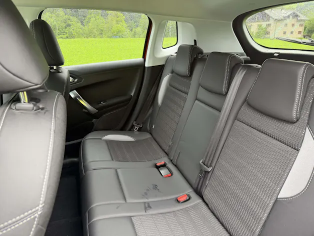 Peugeot 2008 1.2 PureTech 110 Allure S/S