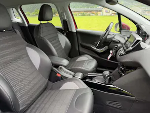 Peugeot 2008 1.2 PureTech 110 Allure S/S