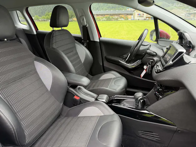 Peugeot 2008 1.2 PureTech 110 Allure S/S