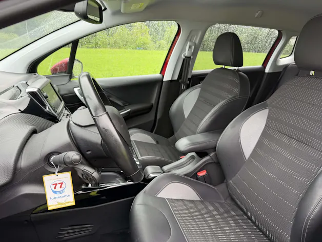 Peugeot 2008 1.2 PureTech 110 Allure S/S