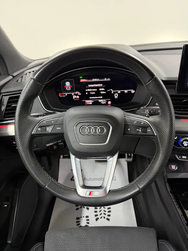 Audi Q5 40 TDI S-Line Midnight Black quattro S-tronic / RF-Kamera / Komfortschlüssel / Matrix-LED / Virtual Cockpit /