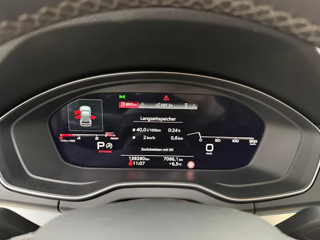 Audi Q5 40 TDI S-Line Midnight Black quattro S-tronic / RF-Kamera / Komfortschlüssel / Matrix-LED / Virtual Cockpit /