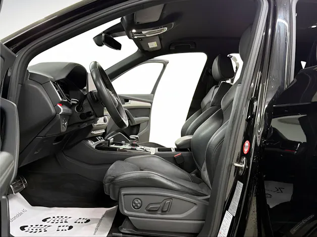 Audi Q5 40 TDI S-Line Midnight Black quattro S-tronic / RF-Kamera / Komfortschlüssel / Matrix-LED / Virtual Cockpit /