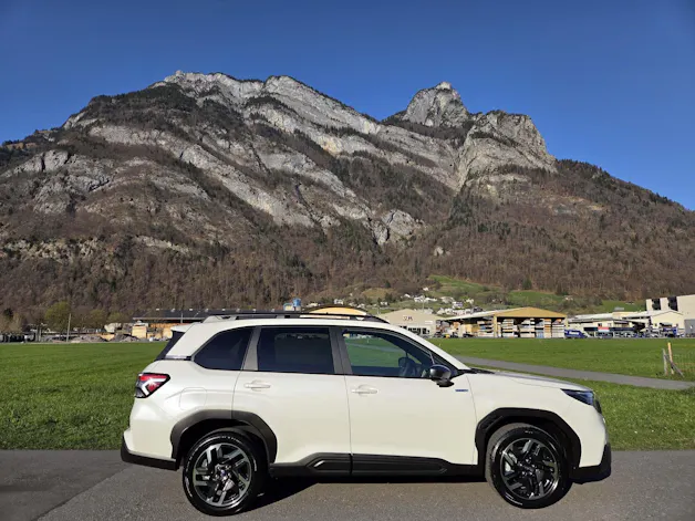 Subaru Forester Station 2.0i e-Boxer Swiss Plus