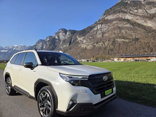 Subaru Forester Station 2.0i e-Boxer Swiss Plus
