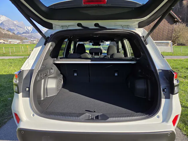 Subaru Forester Station 2.0i e-Boxer Swiss Plus