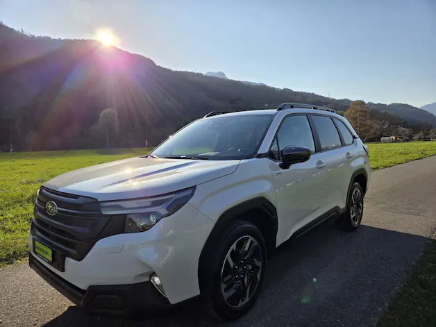 Subaru Forester Station 2.0i e-Boxer Swiss Plus