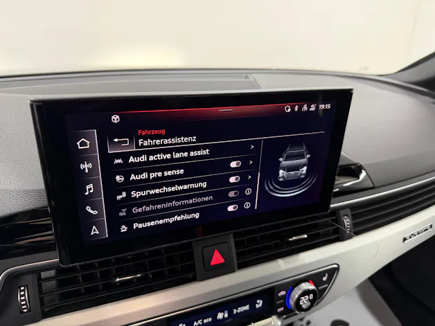 Audi A4 Avant 40 TDI S Line 204PS Attraction QUANTUMGREY quattro S-tronic / Panoramadach / RF-Kamera / Comfortkey / virtual cockpit /