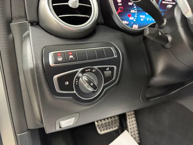 Mercedes-Benz C 220 d Swiss Star AMG Line 4M selenitgrau magno 9G-Tronic / Panoramadach / 360° Kamera / Leder / Keyless Go /
