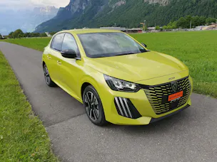 Peugeot 208 1.2 Hybrid Style