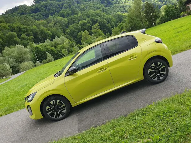 Peugeot 208 1.2 Hybrid Style