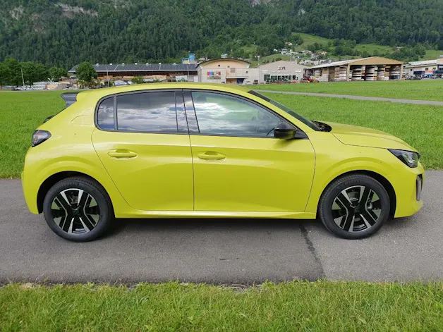Peugeot 208 1.2 Hybrid Style