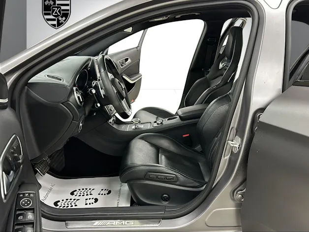 Mercedes-Benz GLA 45 AMG Performance Mountain Grey Magno 4Matic 7G-DCT
