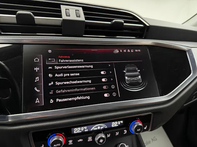 Audi Q3 Sportback 45 TFSI 245PS Gletscherweiss quattro S-tronic / Leder / Sonos Soundsystem / virtual cockpit / AHK Schwenkbar /