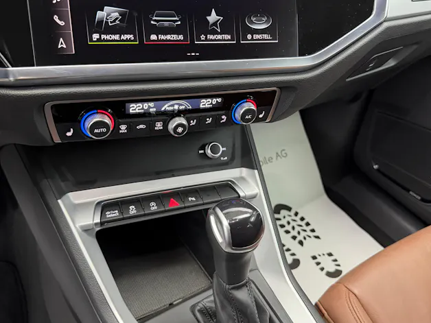 Audi Q3 Sportback 45 TFSI 245PS Gletscherweiss quattro S-tronic / Leder / Sonos Soundsystem / virtual cockpit / AHK Schwenkbar /