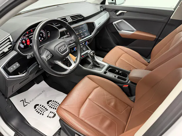 Audi Q3 Sportback 45 TFSI 245PS Gletscherweiss quattro S-tronic / Leder / Sonos Soundsystem / virtual cockpit / AHK Schwenkbar /