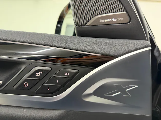 BMW X4 M40i 360PS BLACK SAPPHIRE Steptronic / 360° Kamera / Panoramadach / Head-Up-Display / H/K Soundsystem / Komfortzugang /