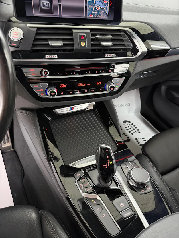 BMW X4 M40i 360PS BLACK SAPPHIRE Steptronic / 360° Kamera / Panoramadach / Head-Up-Display / H/K Soundsystem / Komfortzugang /