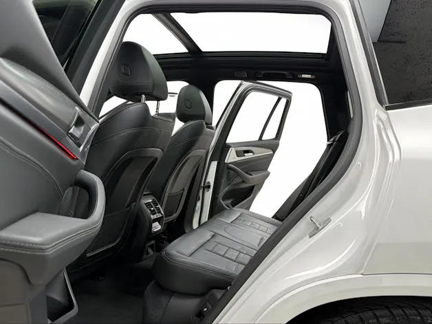 BMW X3 xDrive 30d M Sport 265PS ALPINWEISS Steptronic / 360° Kamera / Panoramadach / Komfortzugang / Head-Up-Display /