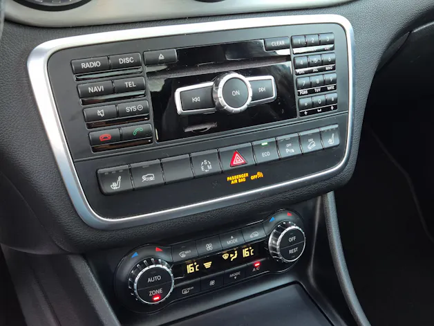 Mercedes-Benz GLA 250 AMG Line 4Matic 7G-DCT