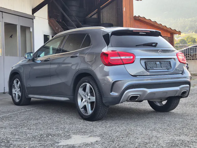 Mercedes-Benz GLA 250 AMG Line 4Matic 7G-DCT