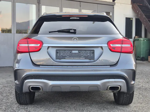 Mercedes-Benz GLA 250 AMG Line 4Matic 7G-DCT